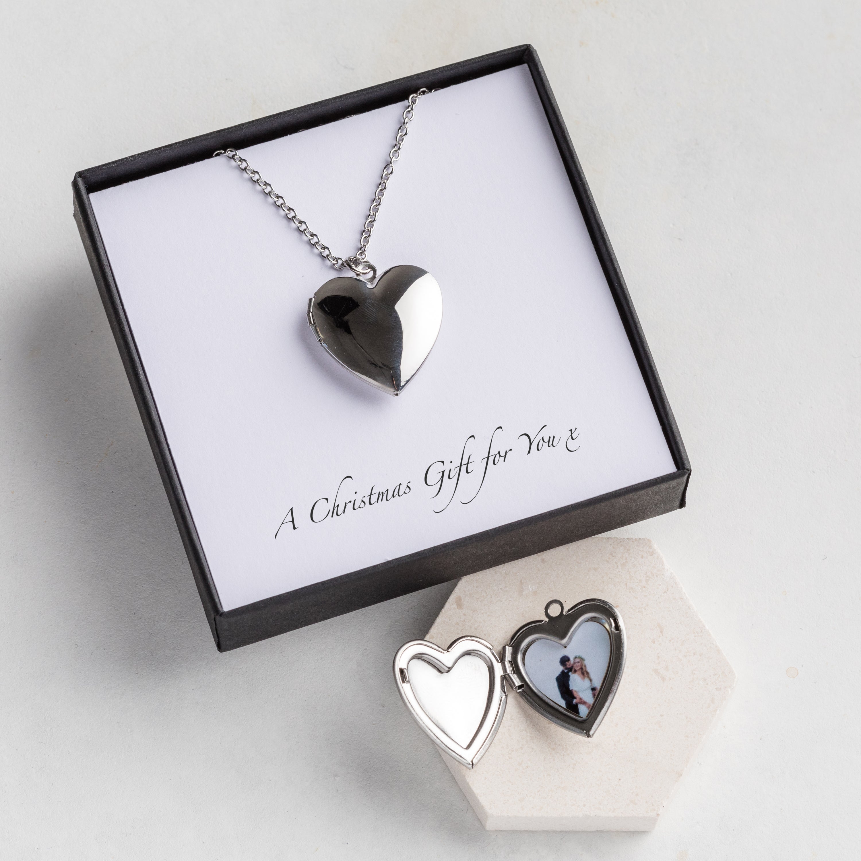 Stainless Steel Unique Carved Heart Photo Frame Locket Necklace Pendant  Pictures Locket Jewelry For Women Men Memorial Jewelry - AliExpress